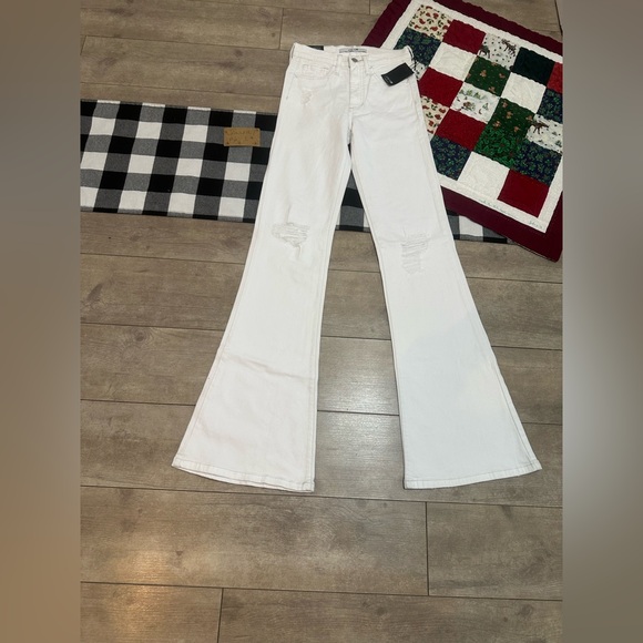 New Joe's Jeans High Rise Flare White Distressed Jeans Women’s Size 23” Long - Picture 15 of 16